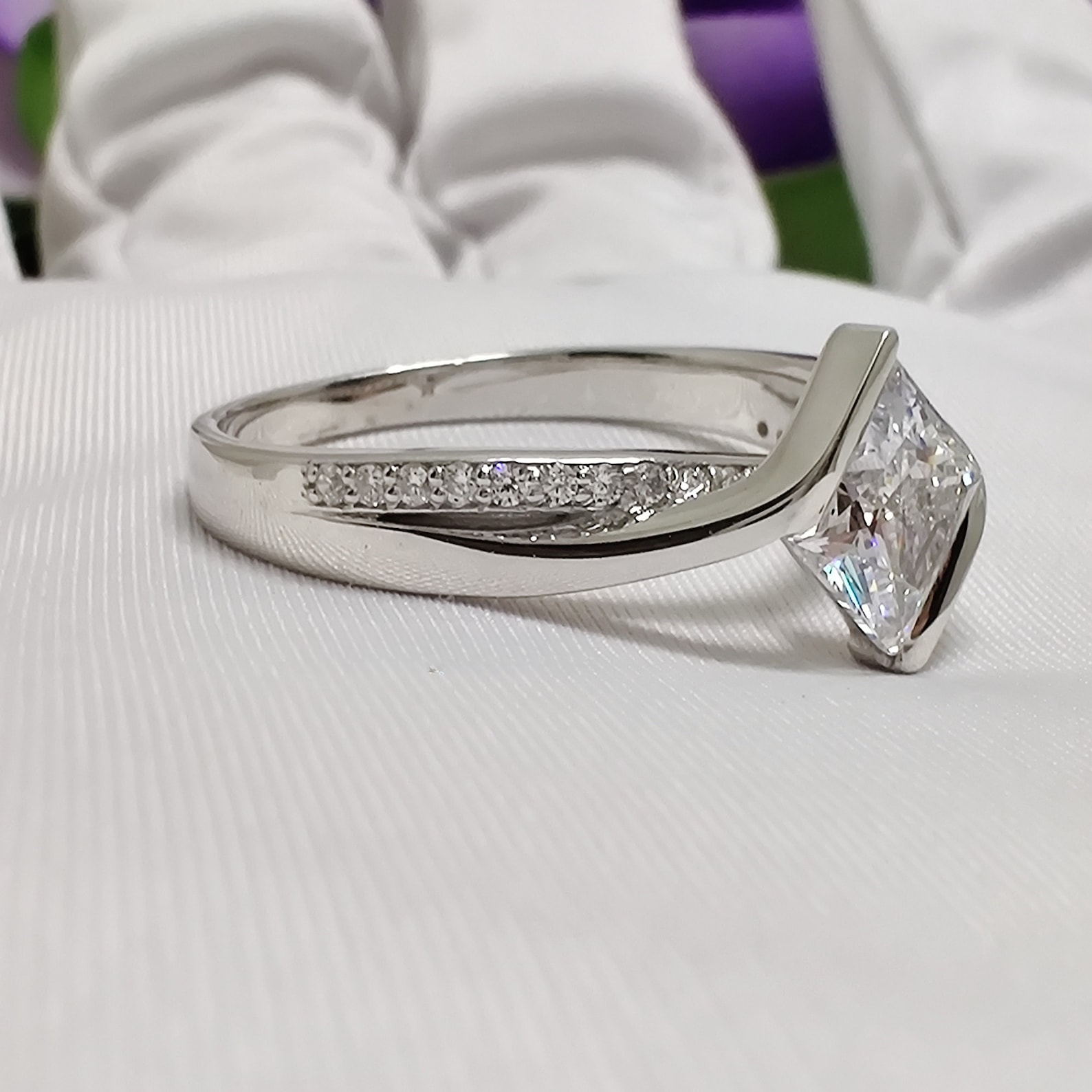 Elegant Lab Diamond Swirl Wedding Ring